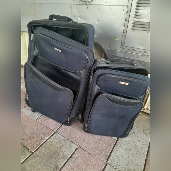 Suitcase Set - Picture 5 of 8